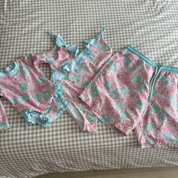 Caden Land family matching swimwear set - Picture 3 of 17